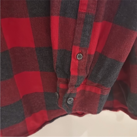 Eddie Bauer classic fit red and grey large check cotton flannel shirt. Size M - Picture 4 of 6